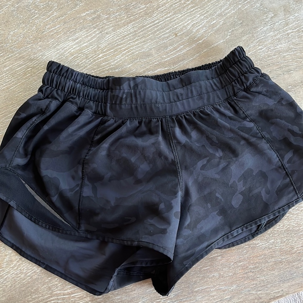 Lululemon black camo Hotty Hot shorts